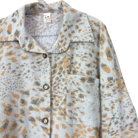 7th Roy Abstract Leopard Dot Print Buttoned Top Shacket Light Gray Tan Size L - Picture 3 of 8